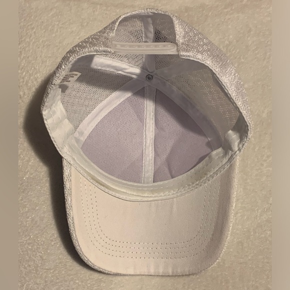 Blank White Mesh Lace hat with Tags - Picture 6 of 8